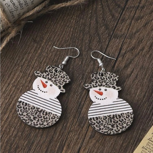 Leopard Print Snowman Earrings - Christmas Holiday Dangle Earrings - Picture 4 of 5